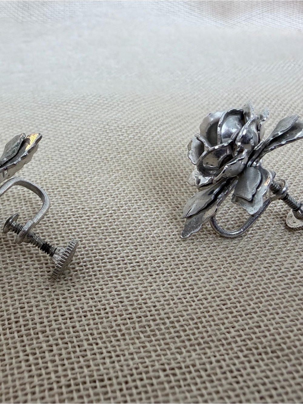 Vintage-Style Silver Floral Clip-On Earrings - Silver Rose Design